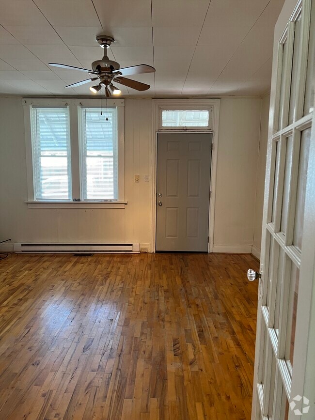 Building Photo - 4924 Hatfield St