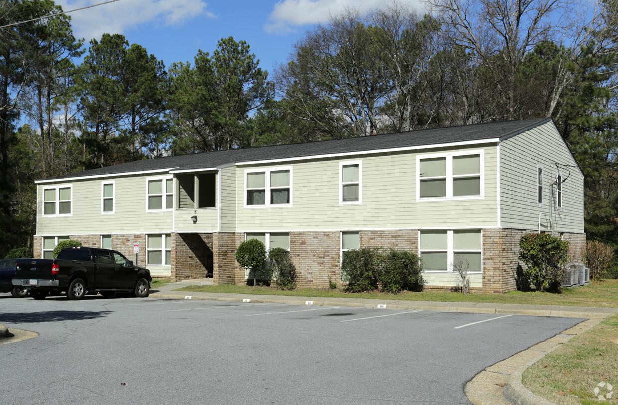 Building Photo - Whispering Pines