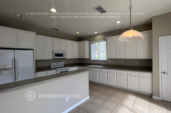 Building Photo - 4702 Barbados Loop