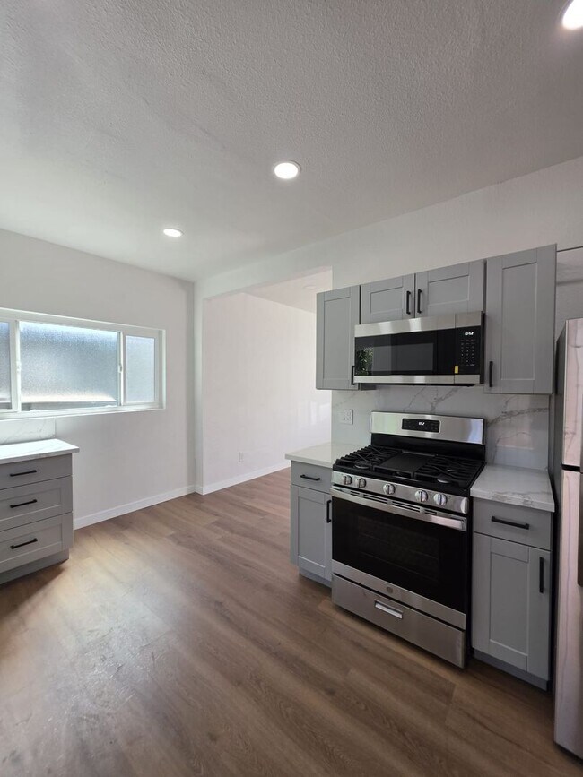 Foto del edificio - 3260-64 Steel Steet