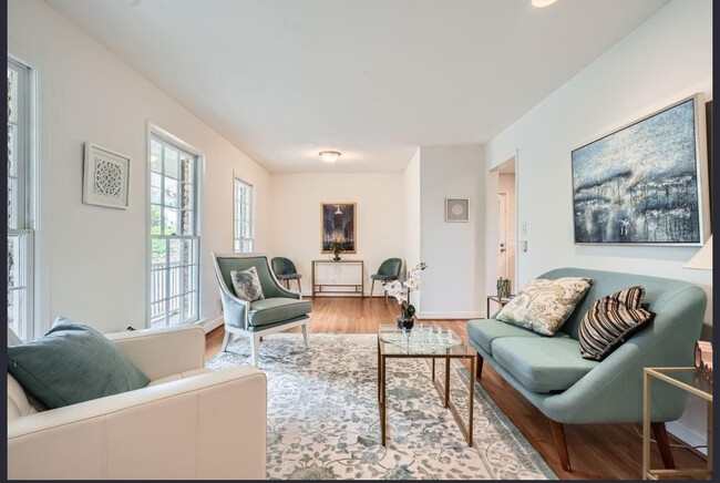 Building Photo - 4089 Menlo Dr