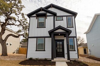 Building Photo - 2024 Pecan Island Dr
