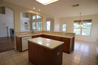 Building Photo - 1215 Pelican Hill Dr