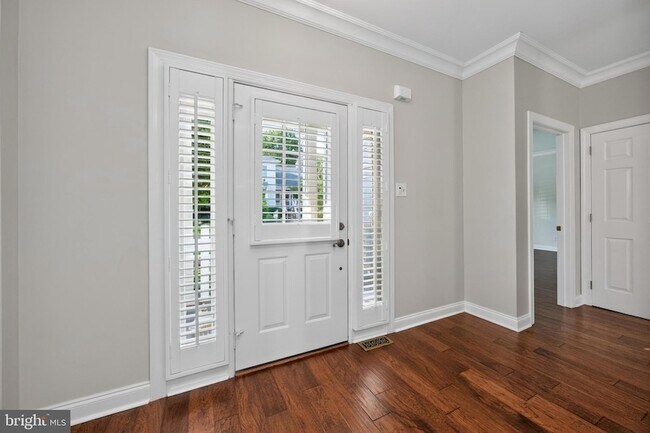 Foto del edificio - 563 Gramercy Ln