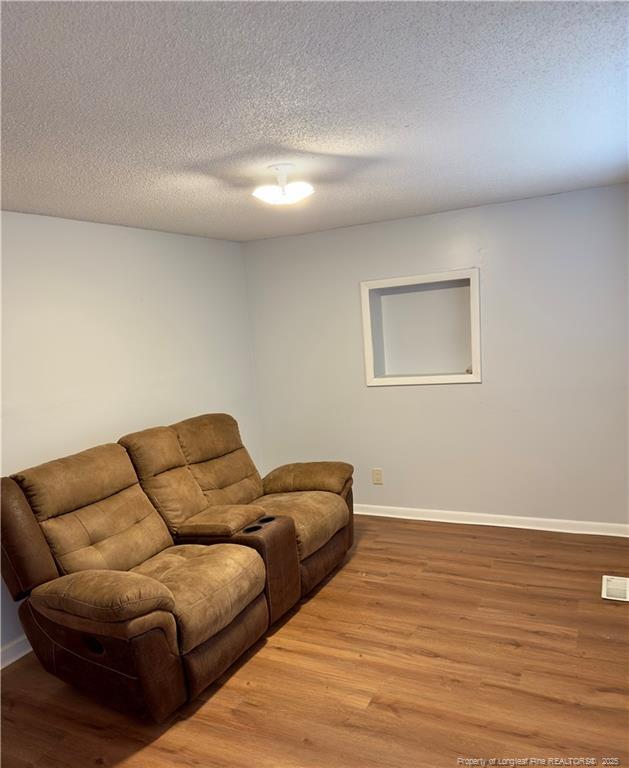 Foto del edificio - 2357 Watson Lake Rd