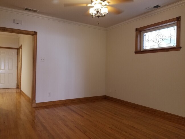 Building Photo - 2905 W Belmont Ave