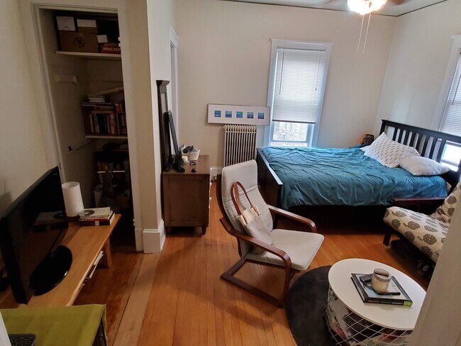 Building Photo - 2013 E Belleview Pl