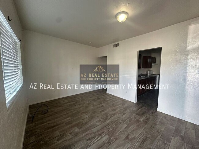 Foto del edificio - 1229 W Pierce St