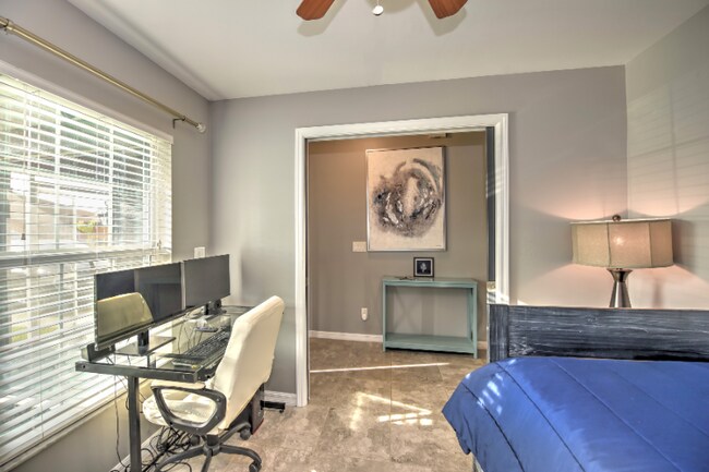 Foto del edificio - 417 SW 3rd Ct