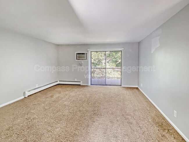 Foto del edificio - 136 N Lake St