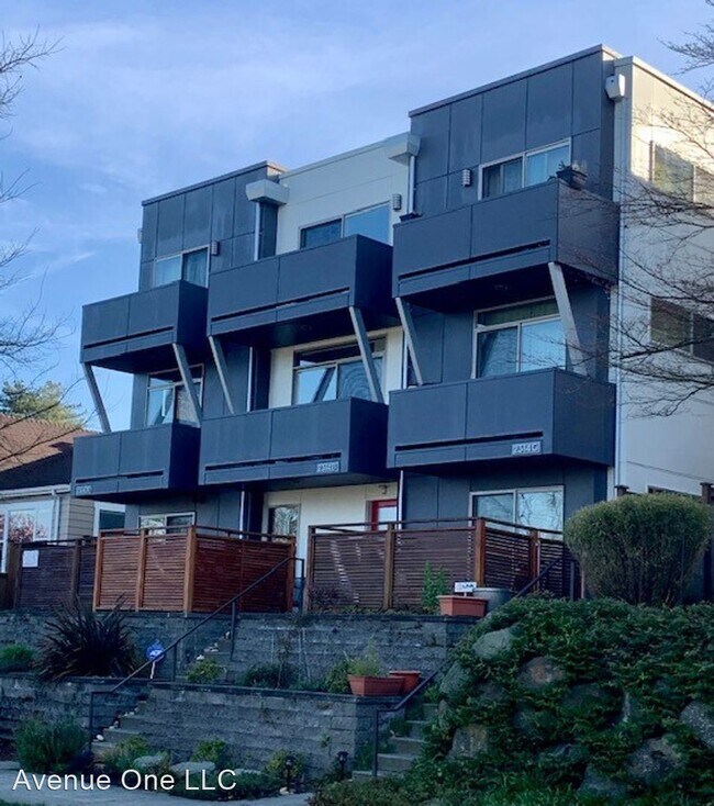 Foto del edificio - 2312 44th Ave SW