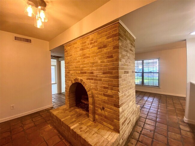 Building Photo - 5916 Birchbrook Dr