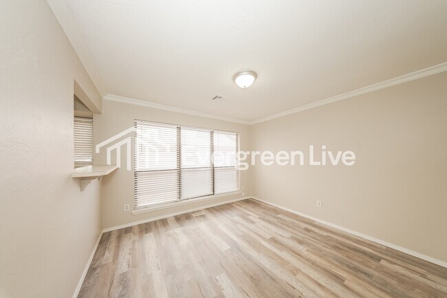 Foto del edificio - 11901 Blue Moon Ave