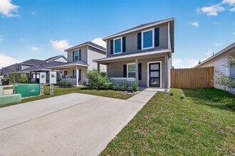 Building Photo - 16364 Jasmine Marie Pl