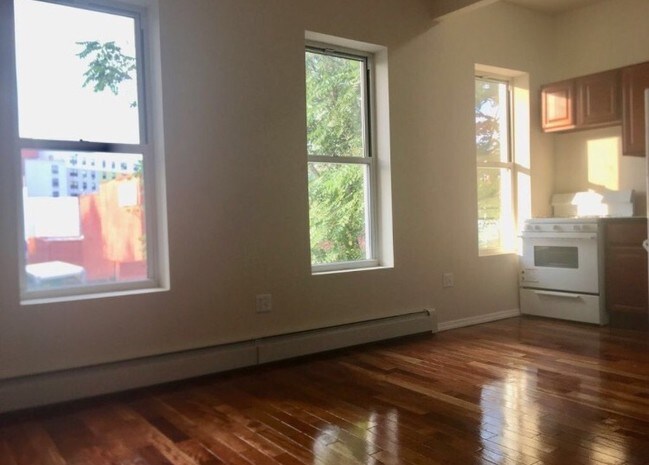 Foto del edificio - 829 E 167th St