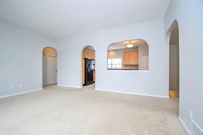 Building Photo - 2925 N Knightsbridge Cir