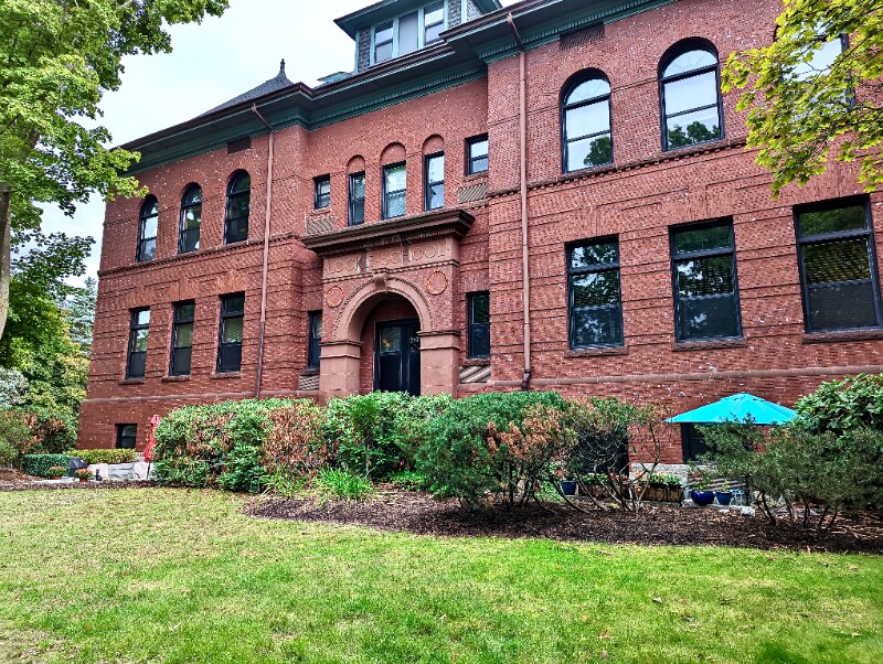 88 Park Ave Unit 4th Floor, Arlington, MA 02476 Condo for Rent in