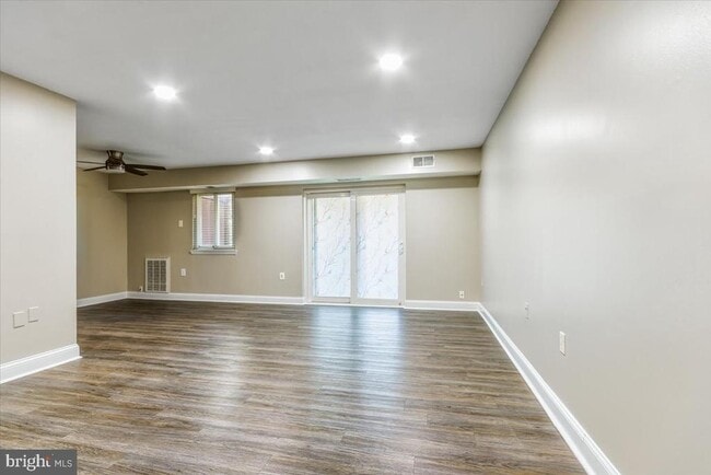 Building Photo - 211 Victor Pkwy