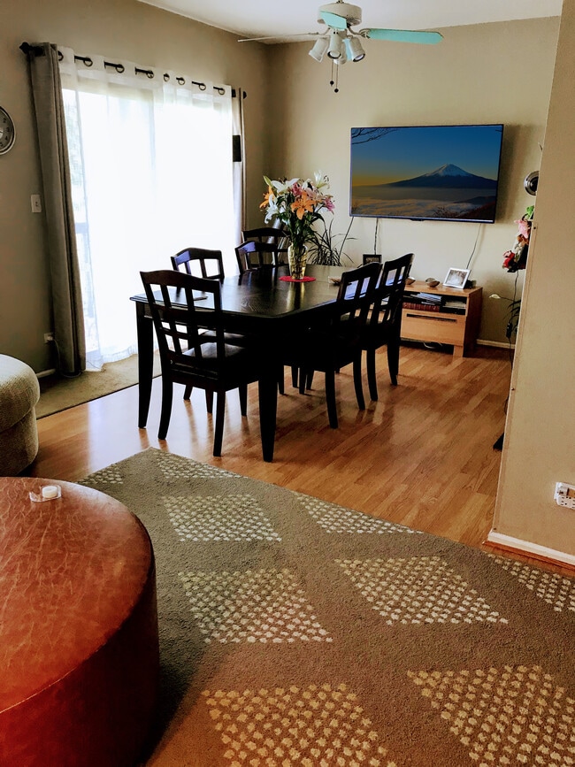 Dining - 112 Windwood Ct