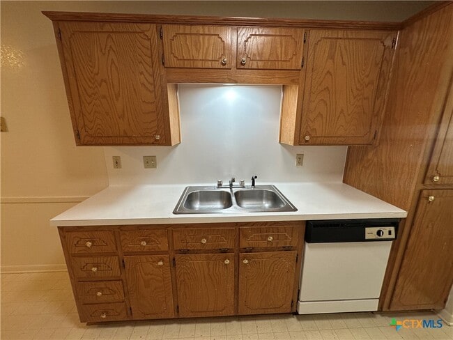 Building Photo - 3603 Amanda Dr