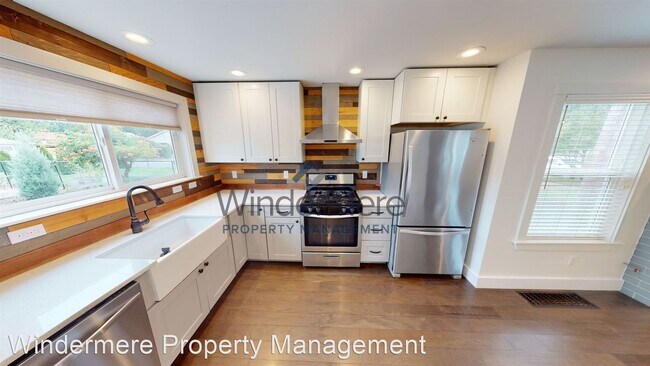 Building Photo - 3 br, 2 bath House - 1346 Bonsella St