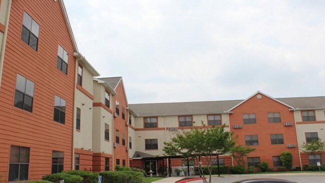 Exterior de la comunidad. - Nueces Bend Senior Housing