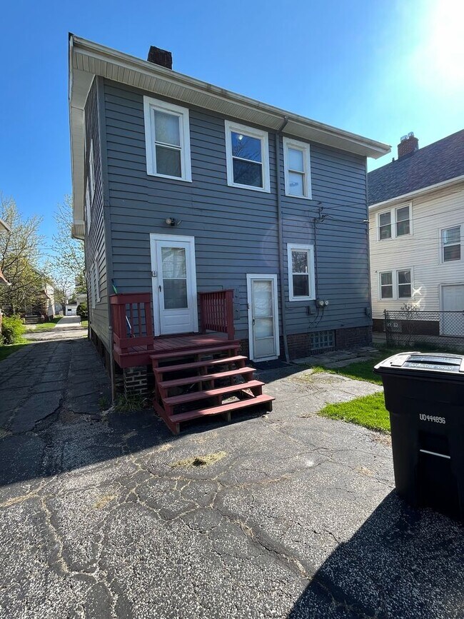 Foto del edificio - 11522-11522 Headley Ave