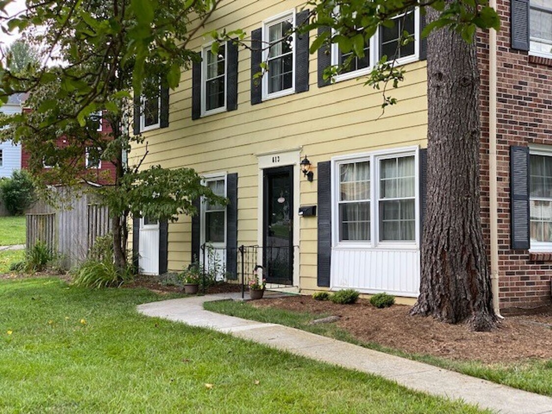 Primary Photo - 613 Cambridge | 3 Bed 2.5 Bath | 08/15/2024