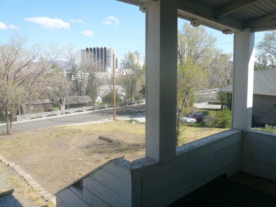 Primary Photo - 223 University Terrace