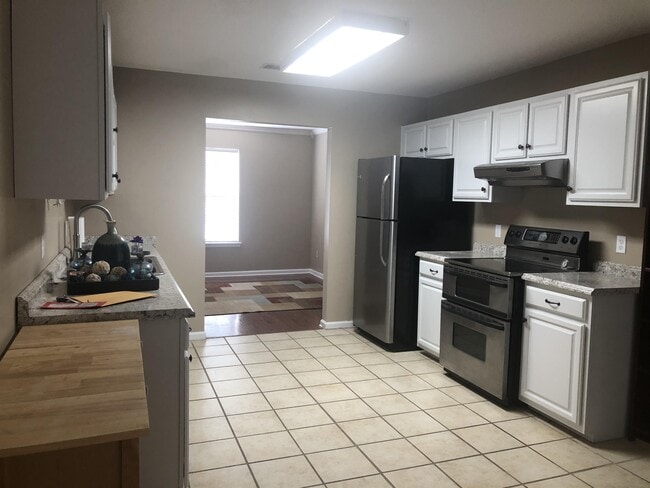 Foto del edificio - 715 Ogeechee Dr E