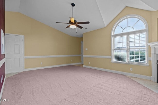 Building Photo - 173 Ariel St