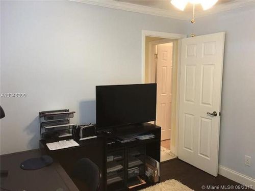 Building Photo - 15718 E Waterside Cir