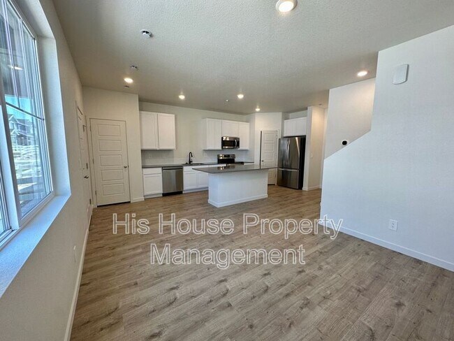 Building Photo - 3956 Pinnacles Ct