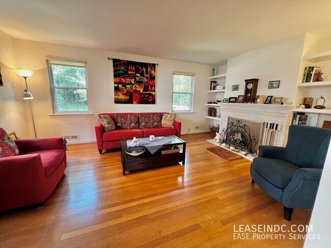 Foto del edificio - 2906 Upton St NW