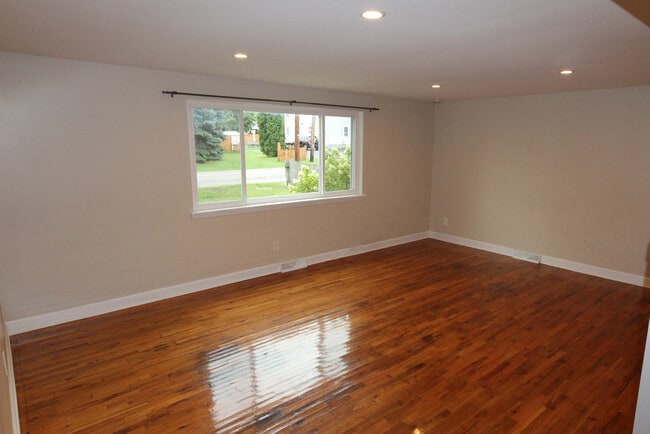 Living Room - 5160 Roseview Ave