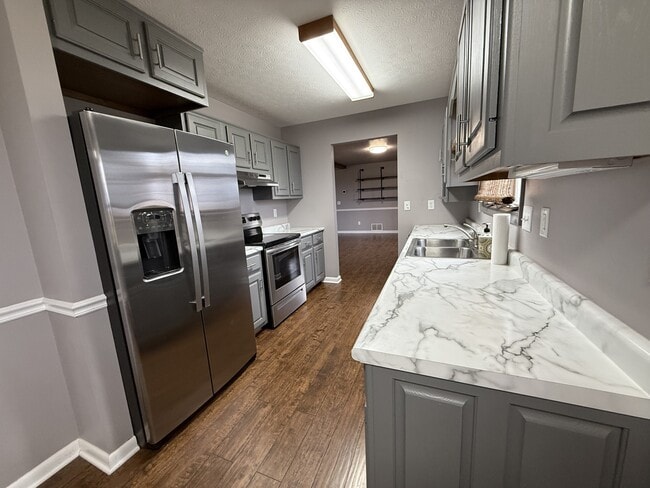 Building Photo - 3333 Tanner Rd