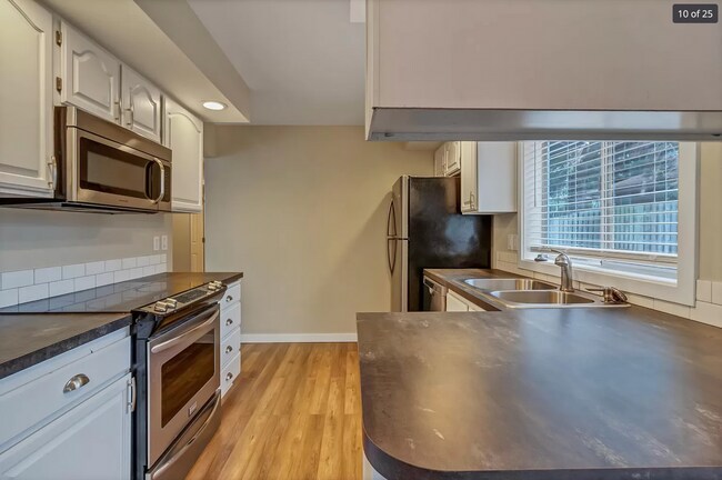 Foto del edificio - Updated 3 Bedroom Home In Wonderful South ...