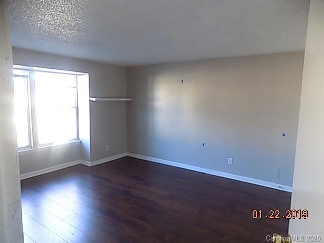 Foto del edificio - 9520 Shannon Green Dr