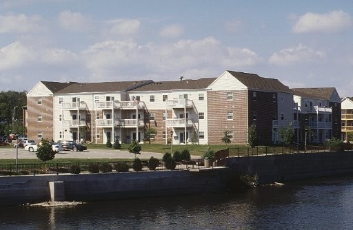 Foto del edificio - Janesville Riverplace