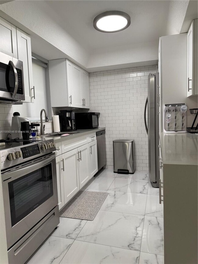 Foto del edificio - 10 NW 87th Ave