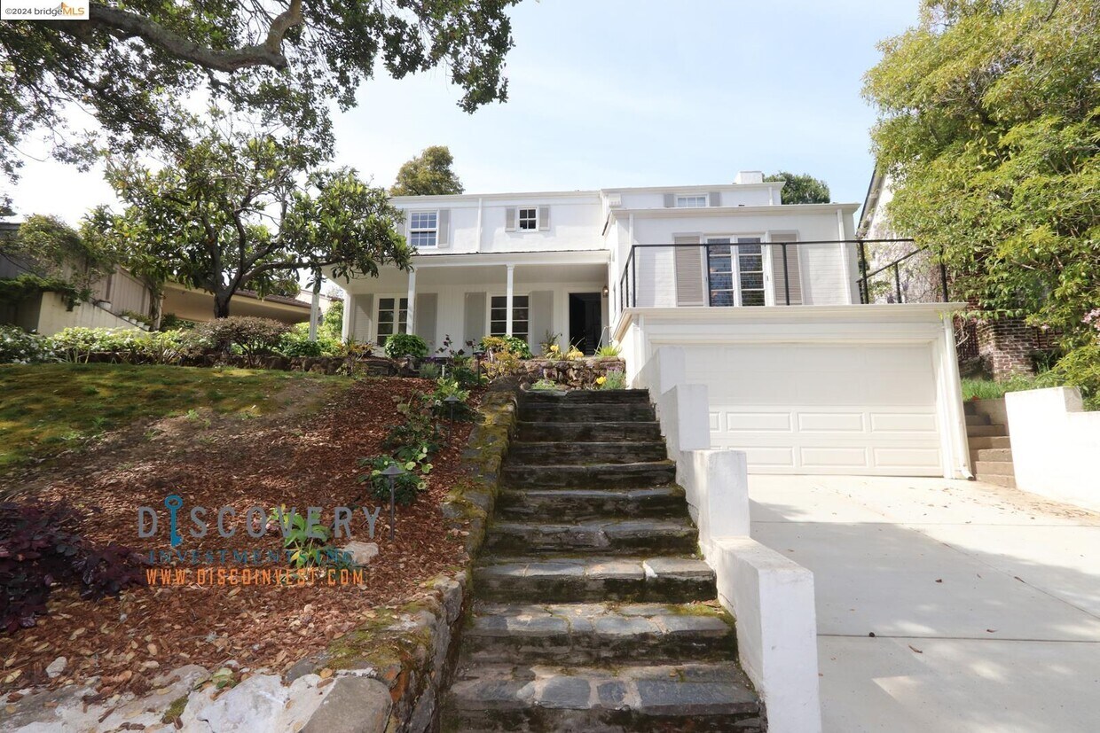 Primary Photo - 220 Sandringham Rd