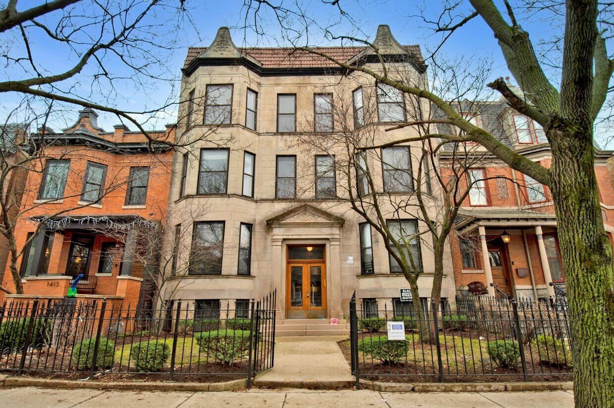 Foto principal - 1415 W Belle Plaine Ave