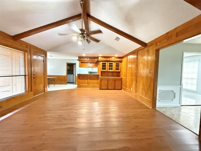 Foto del edificio - 9002 Sabastian Dr