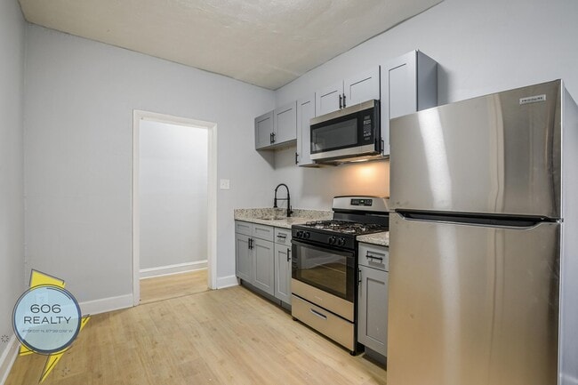 Building Photo - 5244.5 S Drexel Ave