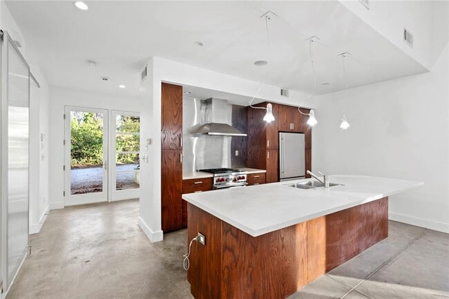 Foto del edificio - 935 Custer Ave SE