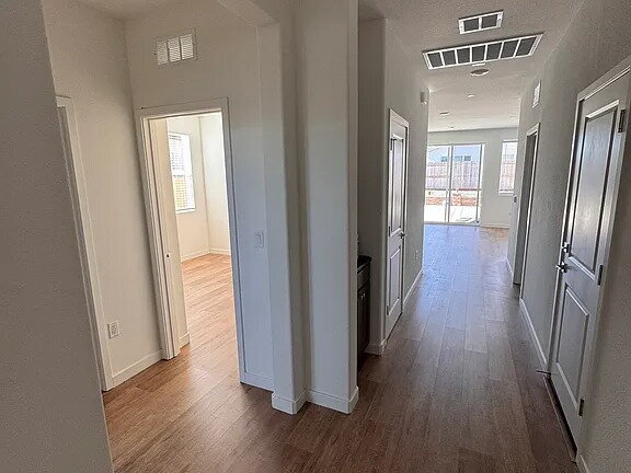 Building Photo - Newer single-story home built in 2024