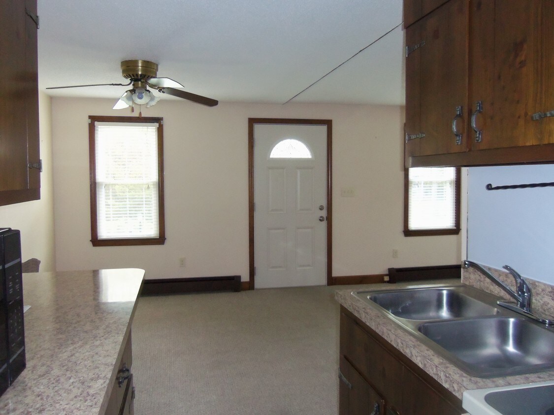 8 Carpenter Ln, Freetown, MA 02717 Apartments in Freetown, MA