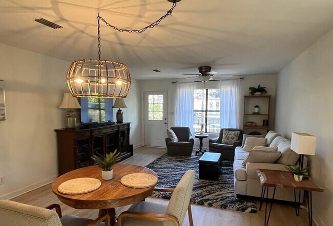 Foto del edificio - 2bedr 2bath Amazing Fairhope location-walk to the bay