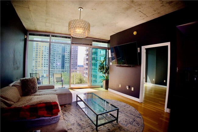 Foto del edificio - 950 W Peachtree St NW