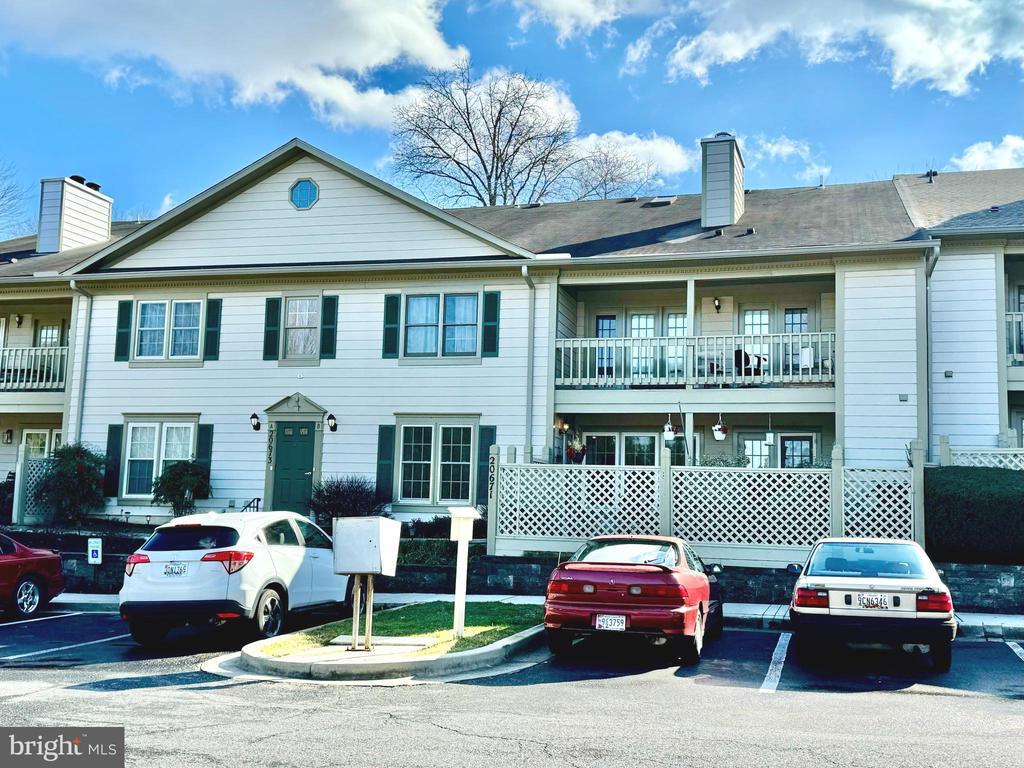 Primary Photo - 20673 Shadyside Way